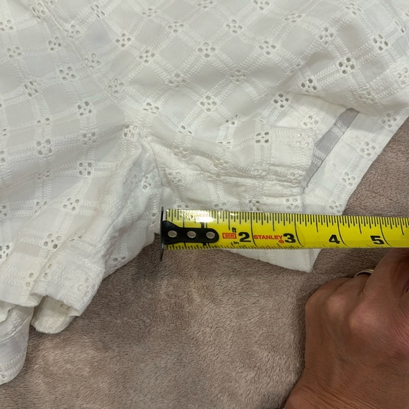 Super cute white Brooks Brothers Red Fleece Shorts… with lining - Picture 6 of 7